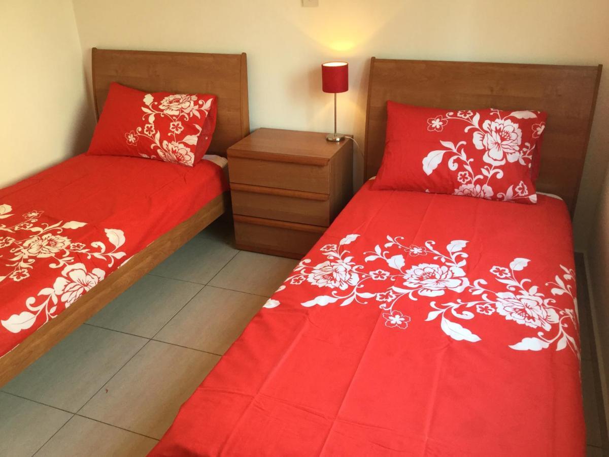 Poolside 2 Bedroom Apt, Paphos Riviera, Universal Area Bagian luar foto